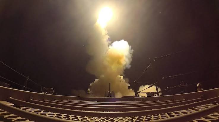 US-Iran Ceasefire Unravels: Third Day of Strikes Over Strait of Hormuz Rattles Gulf, Oil Markets