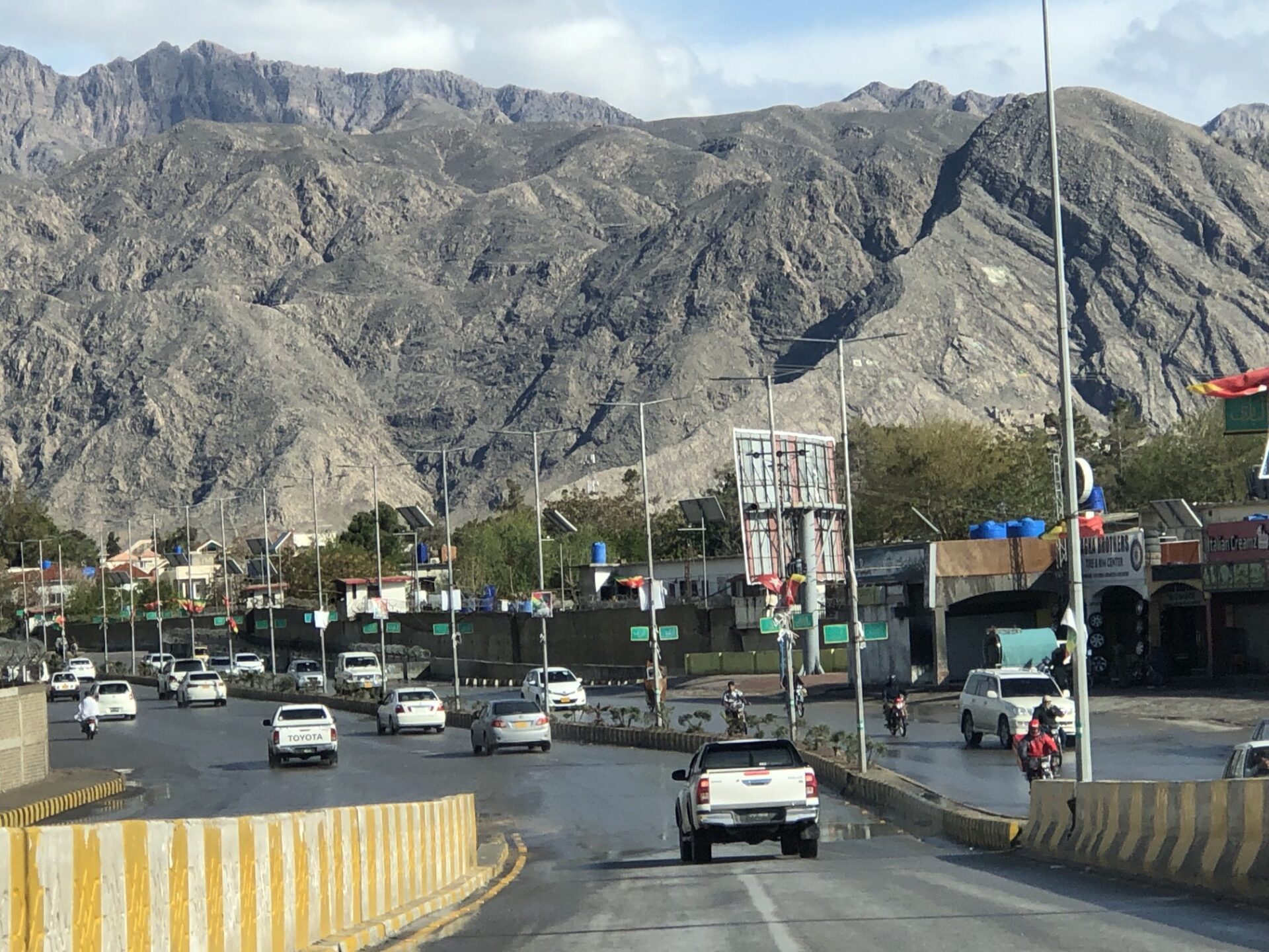 Hot and Dry Weather to Continue Across Balochistan, Rain Expected in Several Districts