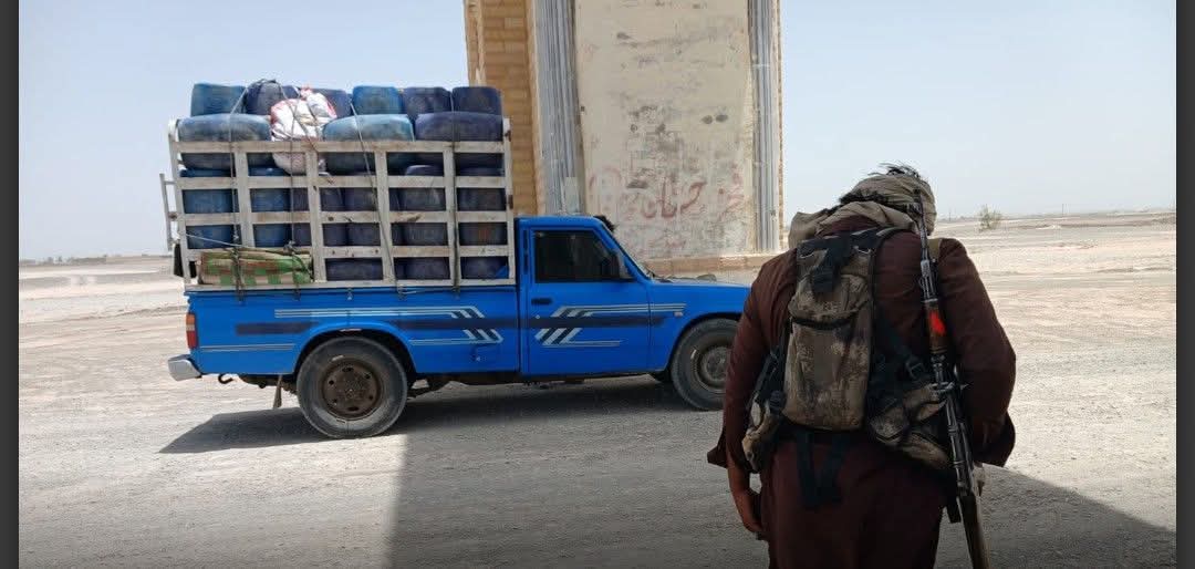 Armed Men Set Up Roadblocks Near Surab and Basima, Clashes Reported